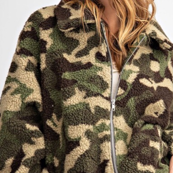 ❄️LAST1️⃣//OLIVE MILITARY SHERPA TEDDY BEAR JACKET - Picture 3 of 3